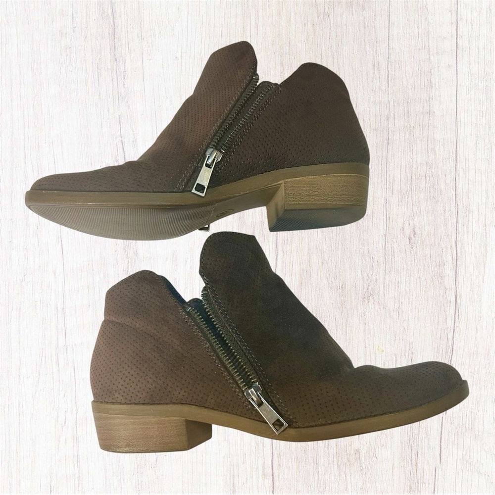 Universal Thread, Double Zip, Brown Ankle Booties. Size 7.5